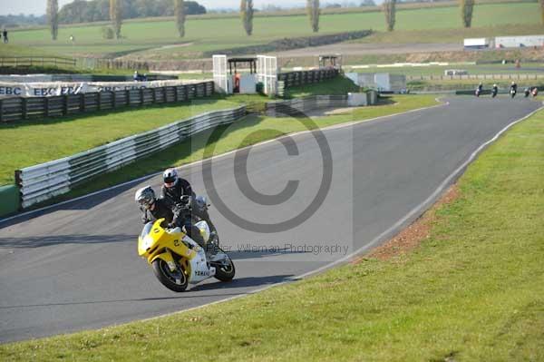 Mallory park Leicestershire;Mallory park photographs;Motorcycle action photographs;event digital images;eventdigitalimages;mallory park;no limits trackday;peter wileman photography;trackday;trackday digital images;trackday photos