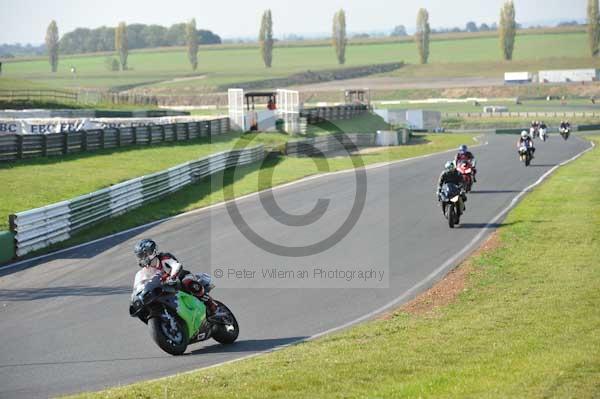 Mallory park Leicestershire;Mallory park photographs;Motorcycle action photographs;event digital images;eventdigitalimages;mallory park;no limits trackday;peter wileman photography;trackday;trackday digital images;trackday photos