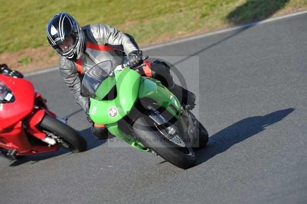 Mallory park Leicestershire;Mallory park photographs;Motorcycle action photographs;event digital images;eventdigitalimages;mallory park;no limits trackday;peter wileman photography;trackday;trackday digital images;trackday photos