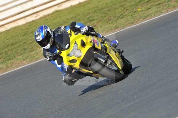 Mallory park Leicestershire;Mallory park photographs;Motorcycle action photographs;event digital images;eventdigitalimages;mallory park;no limits trackday;peter wileman photography;trackday;trackday digital images;trackday photos