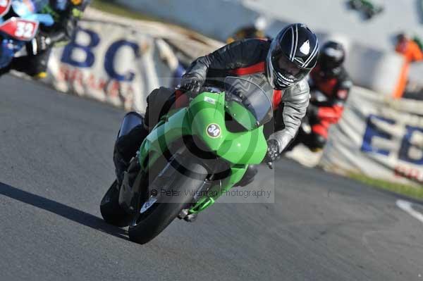 Mallory park Leicestershire;Mallory park photographs;Motorcycle action photographs;event digital images;eventdigitalimages;mallory park;no limits trackday;peter wileman photography;trackday;trackday digital images;trackday photos