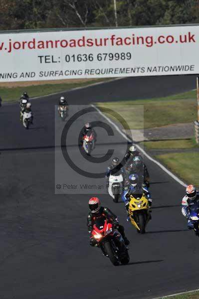 Mallory park Leicestershire;Mallory park photographs;Motorcycle action photographs;event digital images;eventdigitalimages;mallory park;no limits trackday;peter wileman photography;trackday;trackday digital images;trackday photos