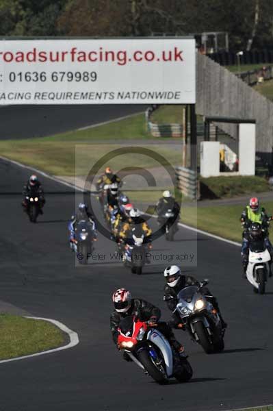 Mallory park Leicestershire;Mallory park photographs;Motorcycle action photographs;event digital images;eventdigitalimages;mallory park;no limits trackday;peter wileman photography;trackday;trackday digital images;trackday photos