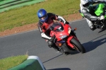 Mallory-park-Leicestershire;Mallory-park-photographs;Motorcycle-action-photographs;event-digital-images;eventdigitalimages;mallory-park;no-limits-trackday;peter-wileman-photography;trackday;trackday-digital-images;trackday-photos