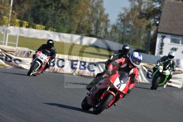 Mallory park Leicestershire;Mallory park photographs;Motorcycle action photographs;event digital images;eventdigitalimages;mallory park;no limits trackday;peter wileman photography;trackday;trackday digital images;trackday photos