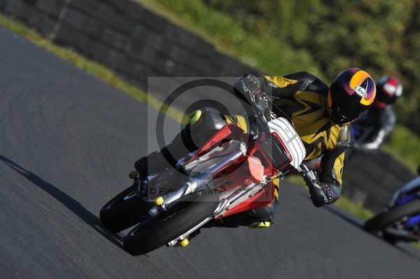 Mallory park Leicestershire;Mallory park photographs;Motorcycle action photographs;event digital images;eventdigitalimages;mallory park;no limits trackday;peter wileman photography;trackday;trackday digital images;trackday photos