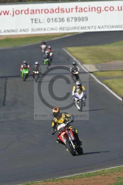 Mallory park Leicestershire;Mallory park photographs;Motorcycle action photographs;event digital images;eventdigitalimages;mallory park;no limits trackday;peter wileman photography;trackday;trackday digital images;trackday photos