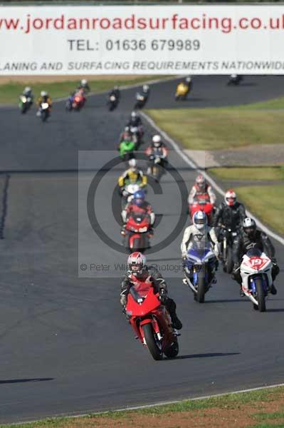 Mallory park Leicestershire;Mallory park photographs;Motorcycle action photographs;event digital images;eventdigitalimages;mallory park;no limits trackday;peter wileman photography;trackday;trackday digital images;trackday photos