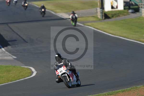 Mallory park Leicestershire;Mallory park photographs;Motorcycle action photographs;event digital images;eventdigitalimages;mallory park;no limits trackday;peter wileman photography;trackday;trackday digital images;trackday photos