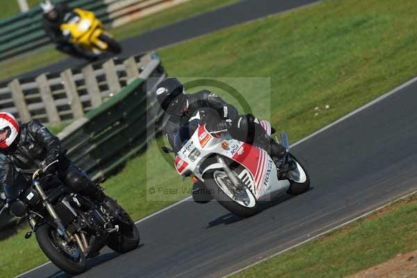 Mallory park Leicestershire;Mallory park photographs;Motorcycle action photographs;event digital images;eventdigitalimages;mallory park;no limits trackday;peter wileman photography;trackday;trackday digital images;trackday photos