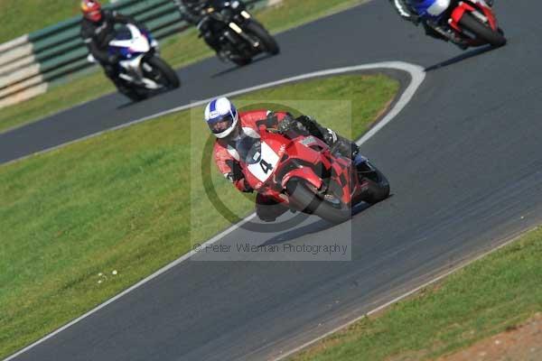 Mallory park Leicestershire;Mallory park photographs;Motorcycle action photographs;event digital images;eventdigitalimages;mallory park;no limits trackday;peter wileman photography;trackday;trackday digital images;trackday photos