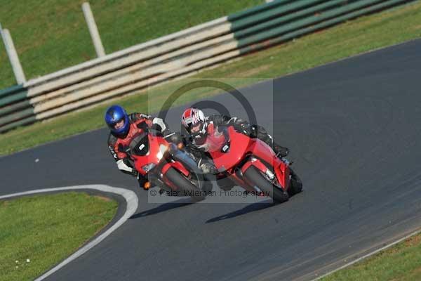 Mallory park Leicestershire;Mallory park photographs;Motorcycle action photographs;event digital images;eventdigitalimages;mallory park;no limits trackday;peter wileman photography;trackday;trackday digital images;trackday photos