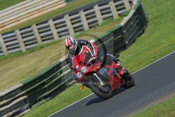 Mallory park Leicestershire;Mallory park photographs;Motorcycle action photographs;event digital images;eventdigitalimages;mallory park;no limits trackday;peter wileman photography;trackday;trackday digital images;trackday photos