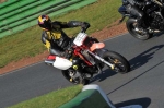 Mallory-park-Leicestershire;Mallory-park-photographs;Motorcycle-action-photographs;event-digital-images;eventdigitalimages;mallory-park;no-limits-trackday;peter-wileman-photography;trackday;trackday-digital-images;trackday-photos