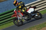 Mallory-park-Leicestershire;Mallory-park-photographs;Motorcycle-action-photographs;event-digital-images;eventdigitalimages;mallory-park;no-limits-trackday;peter-wileman-photography;trackday;trackday-digital-images;trackday-photos