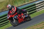 Mallory-park-Leicestershire;Mallory-park-photographs;Motorcycle-action-photographs;event-digital-images;eventdigitalimages;mallory-park;no-limits-trackday;peter-wileman-photography;trackday;trackday-digital-images;trackday-photos