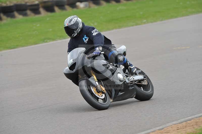 Motorcycle action photographs;anglesey circuit;anglesey trackday photographs;event digital images;eventdigitalimages;no limits trackday;oulton park circuit cheshire;peter wileman photography;trackday;trackday digital images;trackday photos;ty croes circuit wales