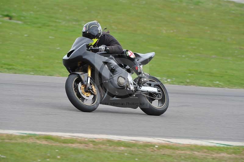 Motorcycle action photographs;anglesey circuit;anglesey trackday photographs;event digital images;eventdigitalimages;no limits trackday;oulton park circuit cheshire;peter wileman photography;trackday;trackday digital images;trackday photos;ty croes circuit wales