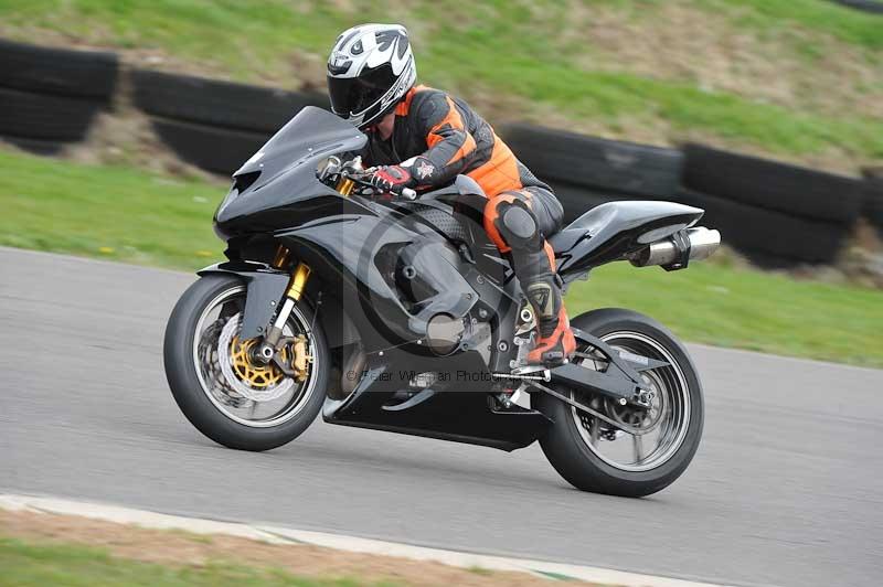 Motorcycle action photographs;anglesey circuit;anglesey trackday photographs;event digital images;eventdigitalimages;no limits trackday;oulton park circuit cheshire;peter wileman photography;trackday;trackday digital images;trackday photos;ty croes circuit wales