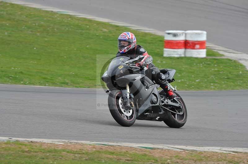 Motorcycle action photographs;anglesey circuit;anglesey trackday photographs;event digital images;eventdigitalimages;no limits trackday;oulton park circuit cheshire;peter wileman photography;trackday;trackday digital images;trackday photos;ty croes circuit wales