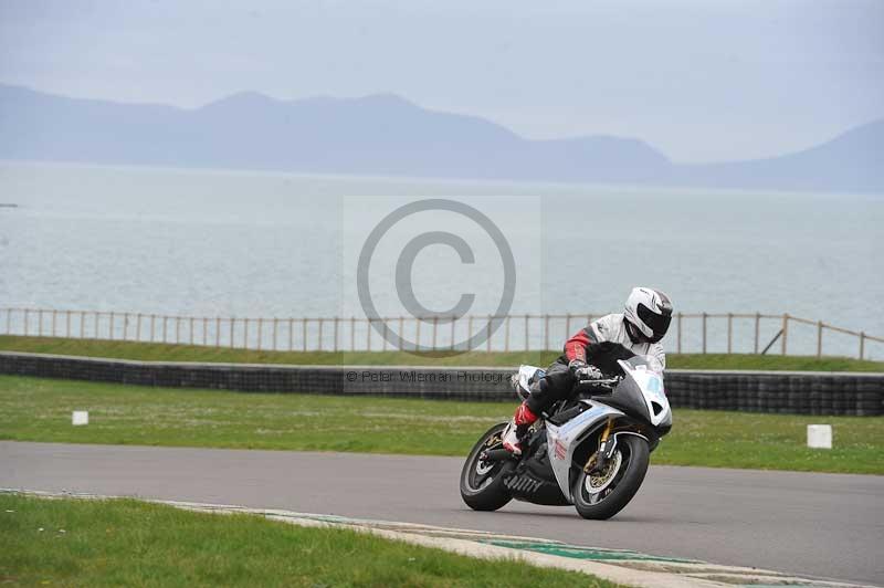 Motorcycle action photographs;anglesey circuit;anglesey trackday photographs;event digital images;eventdigitalimages;no limits trackday;oulton park circuit cheshire;peter wileman photography;trackday;trackday digital images;trackday photos;ty croes circuit wales