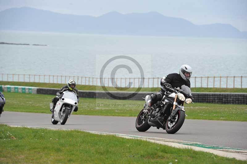 Motorcycle action photographs;anglesey circuit;anglesey trackday photographs;event digital images;eventdigitalimages;no limits trackday;oulton park circuit cheshire;peter wileman photography;trackday;trackday digital images;trackday photos;ty croes circuit wales