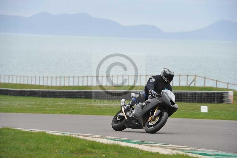 Motorcycle action photographs;anglesey circuit;anglesey trackday photographs;event digital images;eventdigitalimages;no limits trackday;oulton park circuit cheshire;peter wileman photography;trackday;trackday digital images;trackday photos;ty croes circuit wales