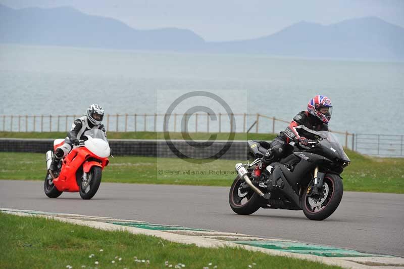 Motorcycle action photographs;anglesey circuit;anglesey trackday photographs;event digital images;eventdigitalimages;no limits trackday;oulton park circuit cheshire;peter wileman photography;trackday;trackday digital images;trackday photos;ty croes circuit wales