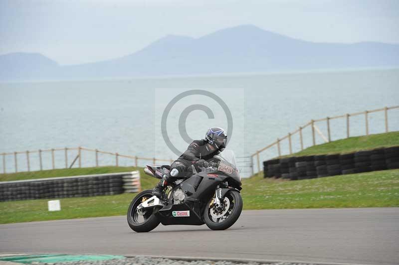 Motorcycle action photographs;anglesey circuit;anglesey trackday photographs;event digital images;eventdigitalimages;no limits trackday;oulton park circuit cheshire;peter wileman photography;trackday;trackday digital images;trackday photos;ty croes circuit wales