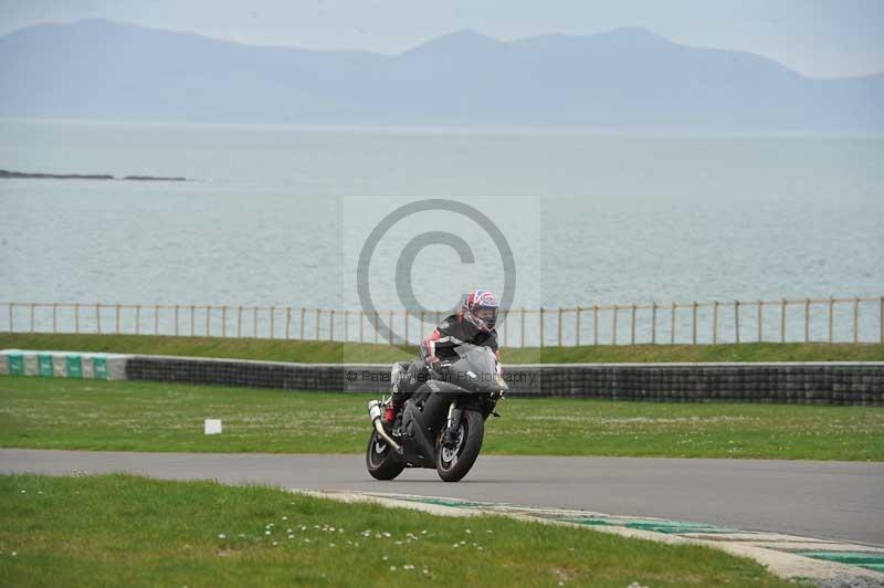 Motorcycle action photographs;anglesey circuit;anglesey trackday photographs;event digital images;eventdigitalimages;no limits trackday;oulton park circuit cheshire;peter wileman photography;trackday;trackday digital images;trackday photos;ty croes circuit wales