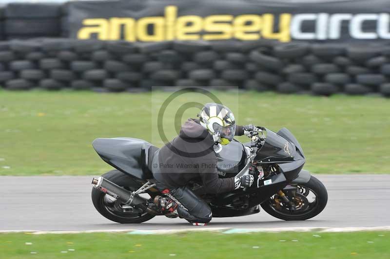 Motorcycle action photographs;anglesey circuit;anglesey trackday photographs;event digital images;eventdigitalimages;no limits trackday;oulton park circuit cheshire;peter wileman photography;trackday;trackday digital images;trackday photos;ty croes circuit wales