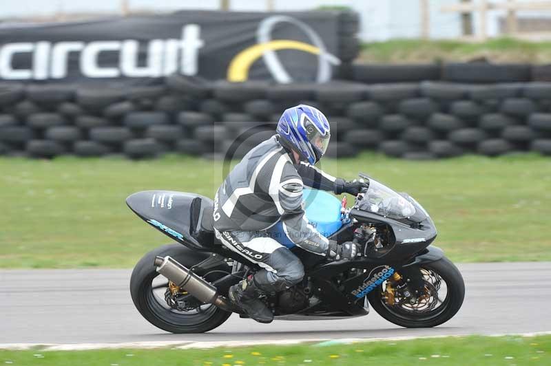 Motorcycle action photographs;anglesey circuit;anglesey trackday photographs;event digital images;eventdigitalimages;no limits trackday;oulton park circuit cheshire;peter wileman photography;trackday;trackday digital images;trackday photos;ty croes circuit wales