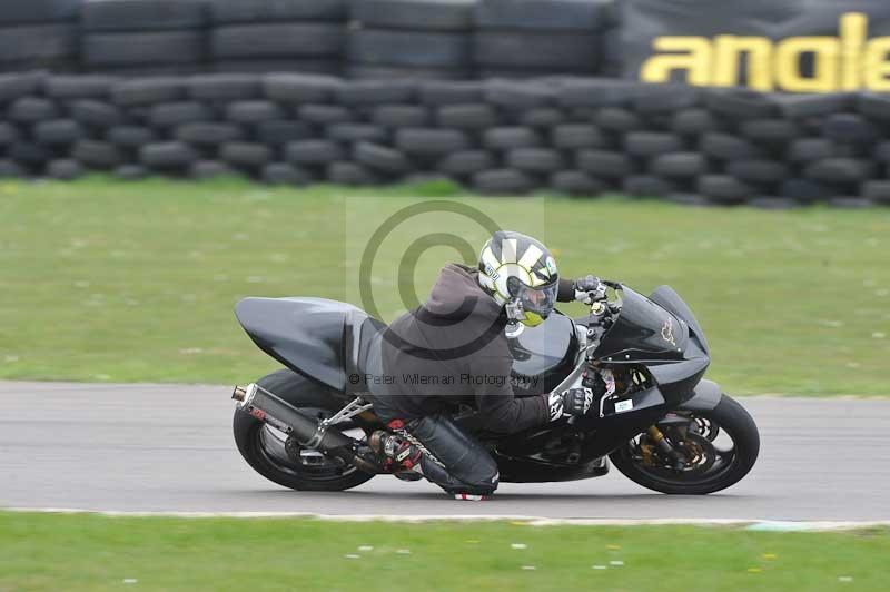 Motorcycle action photographs;anglesey circuit;anglesey trackday photographs;event digital images;eventdigitalimages;no limits trackday;oulton park circuit cheshire;peter wileman photography;trackday;trackday digital images;trackday photos;ty croes circuit wales