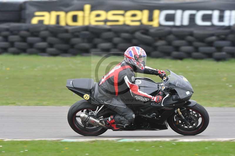 Motorcycle action photographs;anglesey circuit;anglesey trackday photographs;event digital images;eventdigitalimages;no limits trackday;oulton park circuit cheshire;peter wileman photography;trackday;trackday digital images;trackday photos;ty croes circuit wales