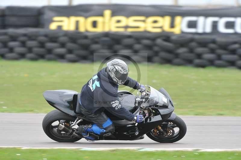 Motorcycle action photographs;anglesey circuit;anglesey trackday photographs;event digital images;eventdigitalimages;no limits trackday;oulton park circuit cheshire;peter wileman photography;trackday;trackday digital images;trackday photos;ty croes circuit wales