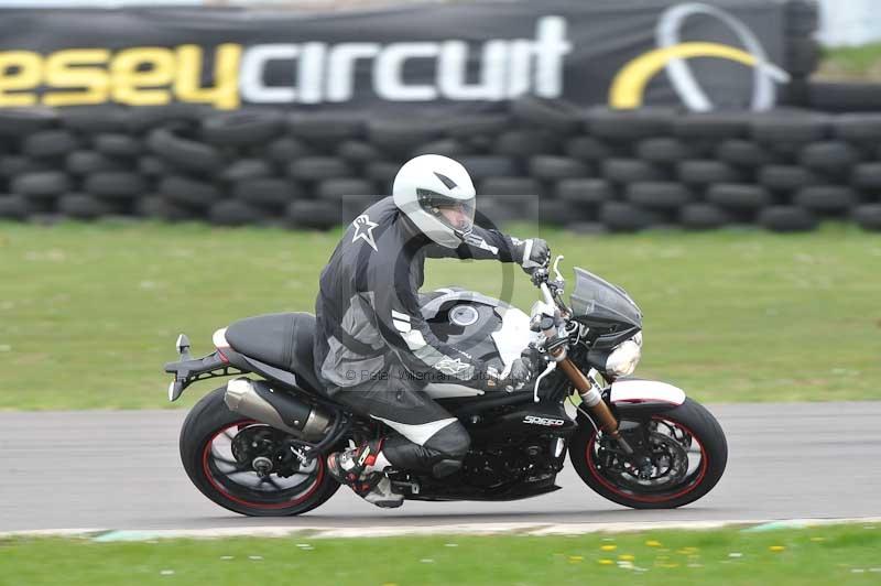 Motorcycle action photographs;anglesey circuit;anglesey trackday photographs;event digital images;eventdigitalimages;no limits trackday;oulton park circuit cheshire;peter wileman photography;trackday;trackday digital images;trackday photos;ty croes circuit wales