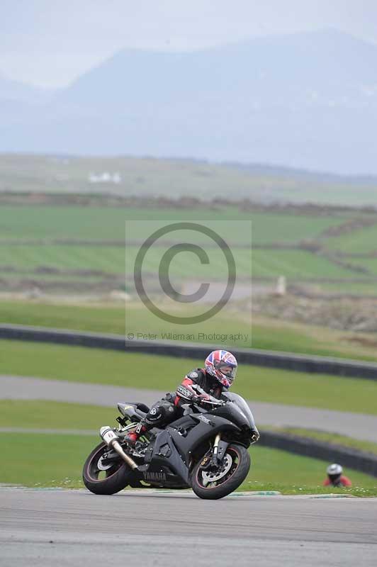 Motorcycle action photographs;anglesey circuit;anglesey trackday photographs;event digital images;eventdigitalimages;no limits trackday;oulton park circuit cheshire;peter wileman photography;trackday;trackday digital images;trackday photos;ty croes circuit wales