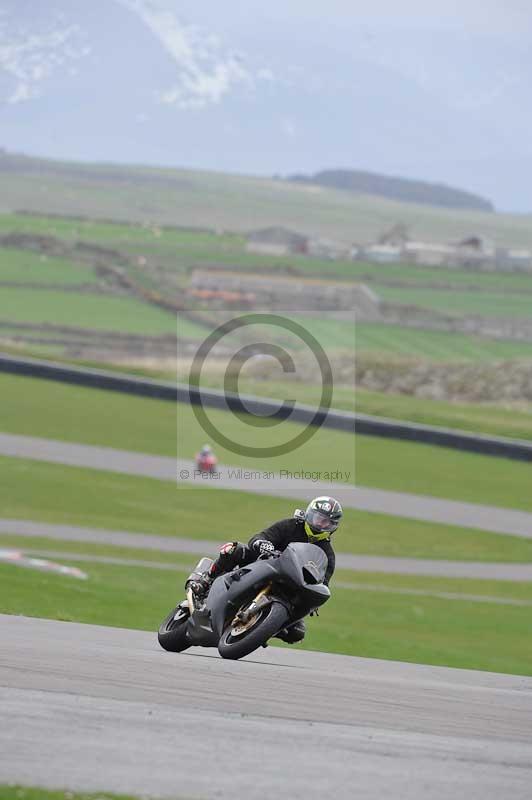 Motorcycle action photographs;anglesey circuit;anglesey trackday photographs;event digital images;eventdigitalimages;no limits trackday;oulton park circuit cheshire;peter wileman photography;trackday;trackday digital images;trackday photos;ty croes circuit wales