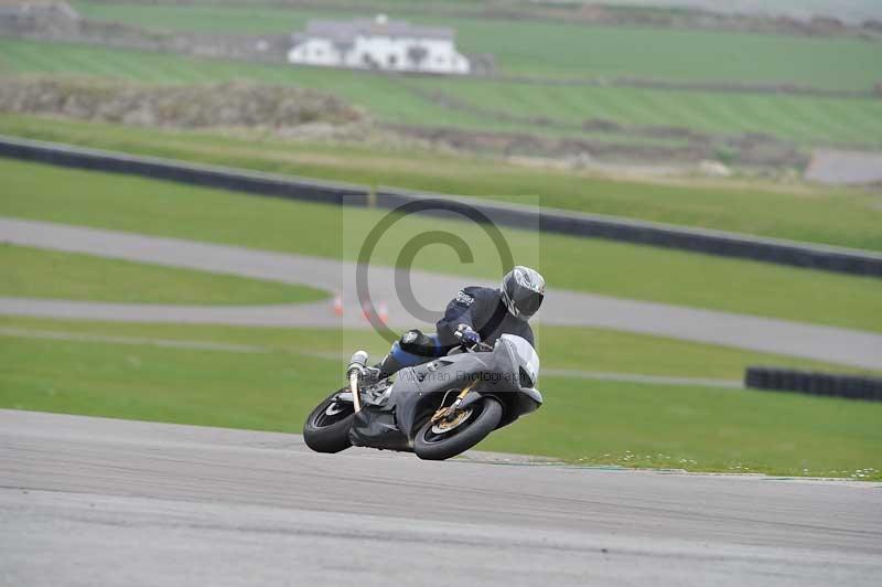 Motorcycle action photographs;anglesey circuit;anglesey trackday photographs;event digital images;eventdigitalimages;no limits trackday;oulton park circuit cheshire;peter wileman photography;trackday;trackday digital images;trackday photos;ty croes circuit wales