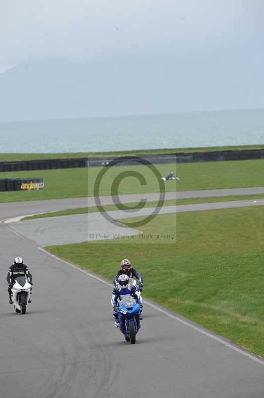 Motorcycle action photographs;anglesey circuit;anglesey trackday photographs;event digital images;eventdigitalimages;no limits trackday;oulton park circuit cheshire;peter wileman photography;trackday;trackday digital images;trackday photos;ty croes circuit wales