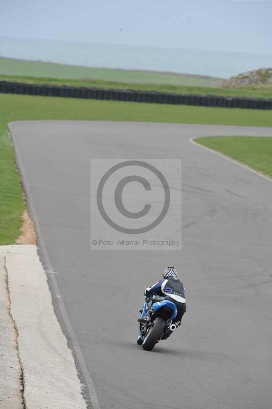 Motorcycle action photographs;anglesey circuit;anglesey trackday photographs;event digital images;eventdigitalimages;no limits trackday;oulton park circuit cheshire;peter wileman photography;trackday;trackday digital images;trackday photos;ty croes circuit wales