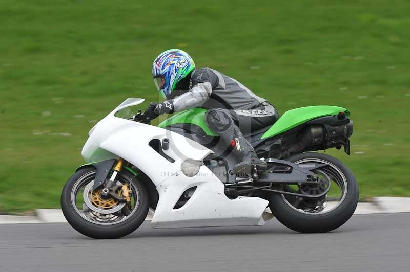 Motorcycle action photographs;anglesey circuit;anglesey trackday photographs;event digital images;eventdigitalimages;no limits trackday;oulton park circuit cheshire;peter wileman photography;trackday;trackday digital images;trackday photos;ty croes circuit wales