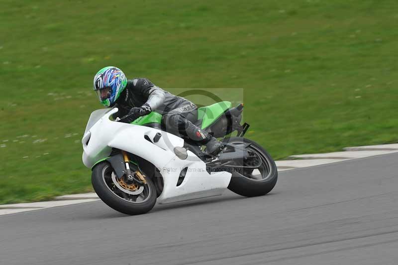 Motorcycle action photographs;anglesey circuit;anglesey trackday photographs;event digital images;eventdigitalimages;no limits trackday;oulton park circuit cheshire;peter wileman photography;trackday;trackday digital images;trackday photos;ty croes circuit wales