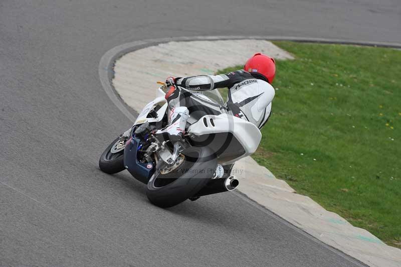 Motorcycle action photographs;anglesey circuit;anglesey trackday photographs;event digital images;eventdigitalimages;no limits trackday;oulton park circuit cheshire;peter wileman photography;trackday;trackday digital images;trackday photos;ty croes circuit wales