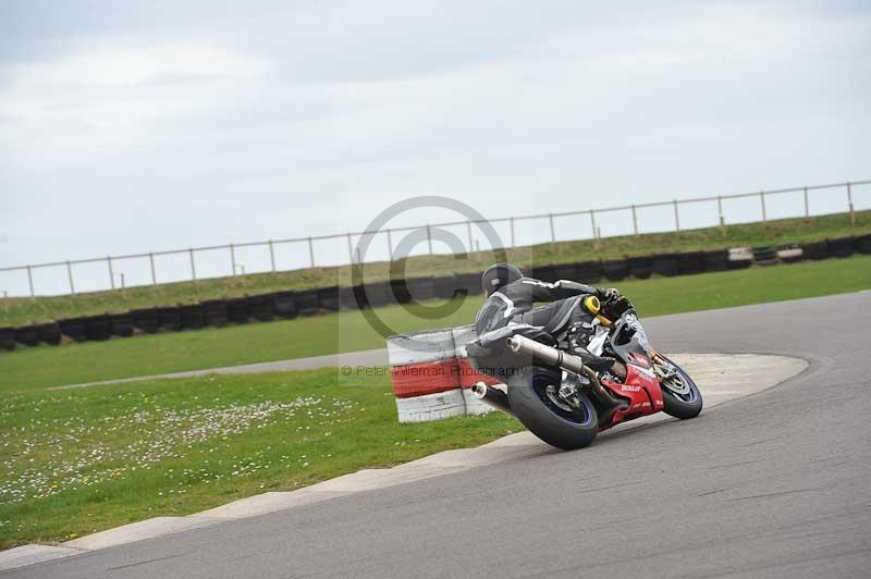 Motorcycle action photographs;anglesey circuit;anglesey trackday photographs;event digital images;eventdigitalimages;no limits trackday;oulton park circuit cheshire;peter wileman photography;trackday;trackday digital images;trackday photos;ty croes circuit wales