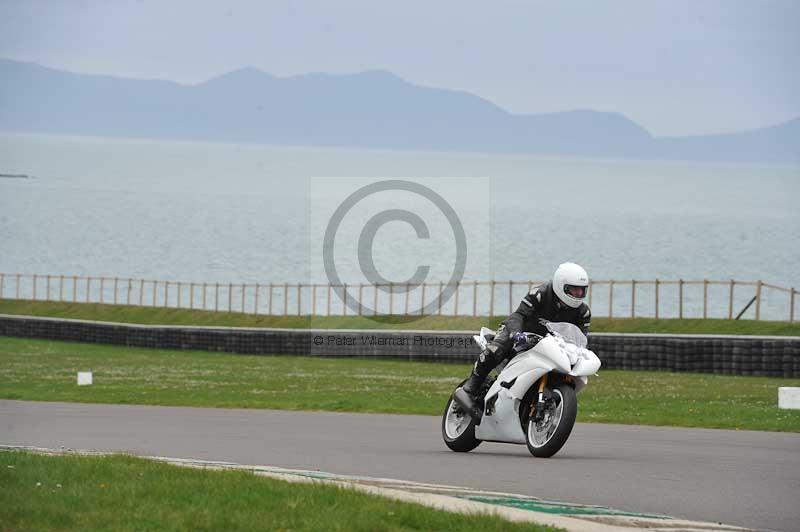 Motorcycle action photographs;anglesey circuit;anglesey trackday photographs;event digital images;eventdigitalimages;no limits trackday;oulton park circuit cheshire;peter wileman photography;trackday;trackday digital images;trackday photos;ty croes circuit wales