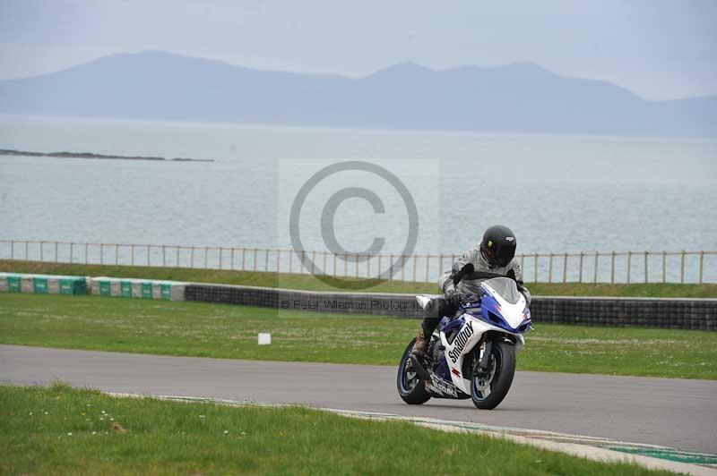 Motorcycle action photographs;anglesey circuit;anglesey trackday photographs;event digital images;eventdigitalimages;no limits trackday;oulton park circuit cheshire;peter wileman photography;trackday;trackday digital images;trackday photos;ty croes circuit wales