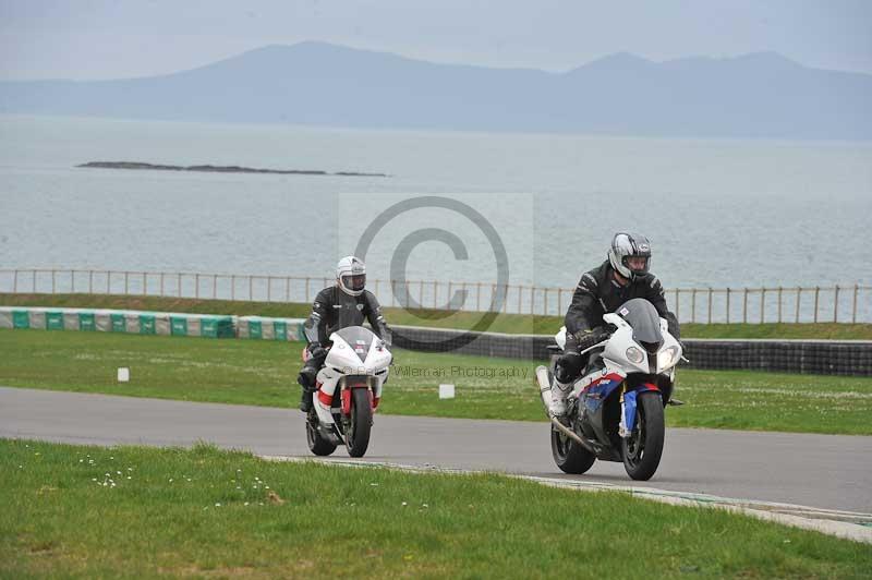 Motorcycle action photographs;anglesey circuit;anglesey trackday photographs;event digital images;eventdigitalimages;no limits trackday;oulton park circuit cheshire;peter wileman photography;trackday;trackday digital images;trackday photos;ty croes circuit wales