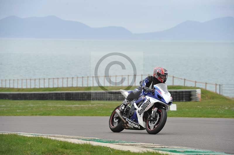 Motorcycle action photographs;anglesey circuit;anglesey trackday photographs;event digital images;eventdigitalimages;no limits trackday;oulton park circuit cheshire;peter wileman photography;trackday;trackday digital images;trackday photos;ty croes circuit wales