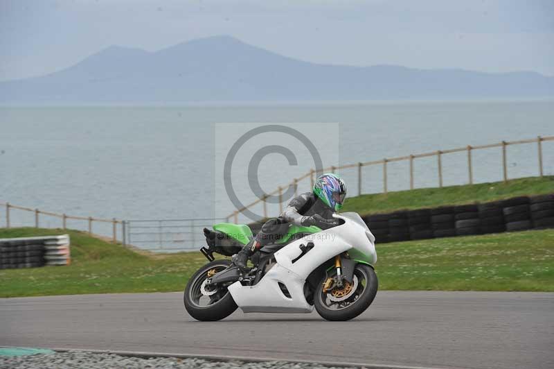 Motorcycle action photographs;anglesey circuit;anglesey trackday photographs;event digital images;eventdigitalimages;no limits trackday;oulton park circuit cheshire;peter wileman photography;trackday;trackday digital images;trackday photos;ty croes circuit wales